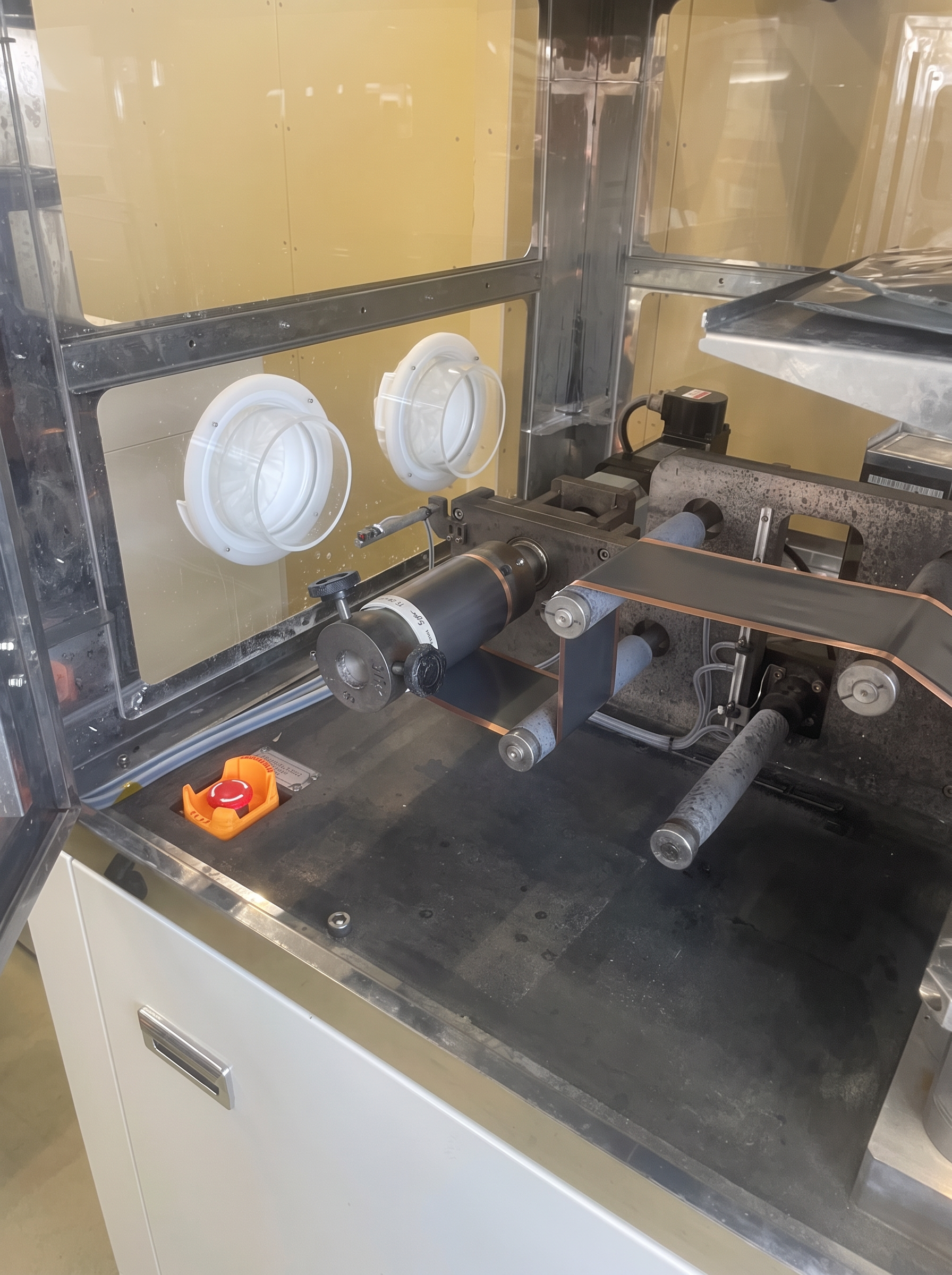 Roll-to-roll processing equipment producing anode material in the laboratory